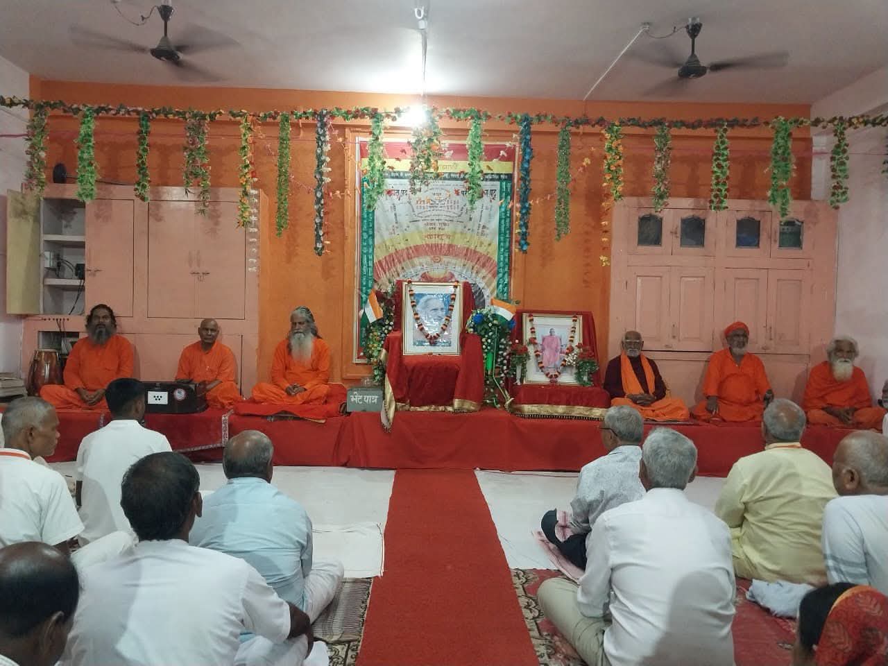 पितृपक्ष में चल रहा पक्ष ध्यान साधना शिविर